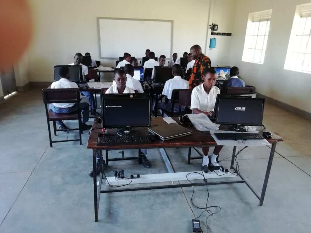 iPTT | IT Education for Remote Schools in Uganda